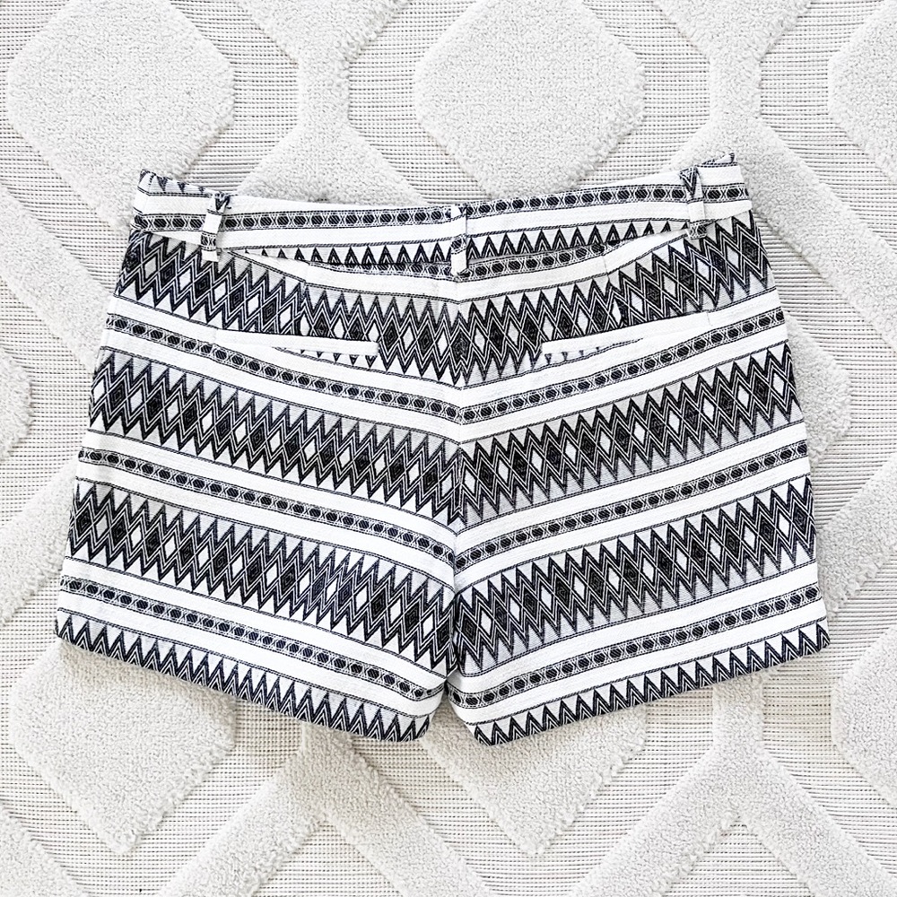 Black & white geometric shorts - Picture 3 of 6